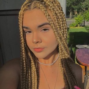 Meet your Posher, Amethyst